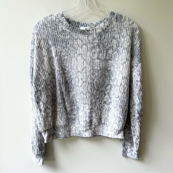 Socialite cropped scoop neck waffle weave snakeskin print sweater - Picture 1 of 6